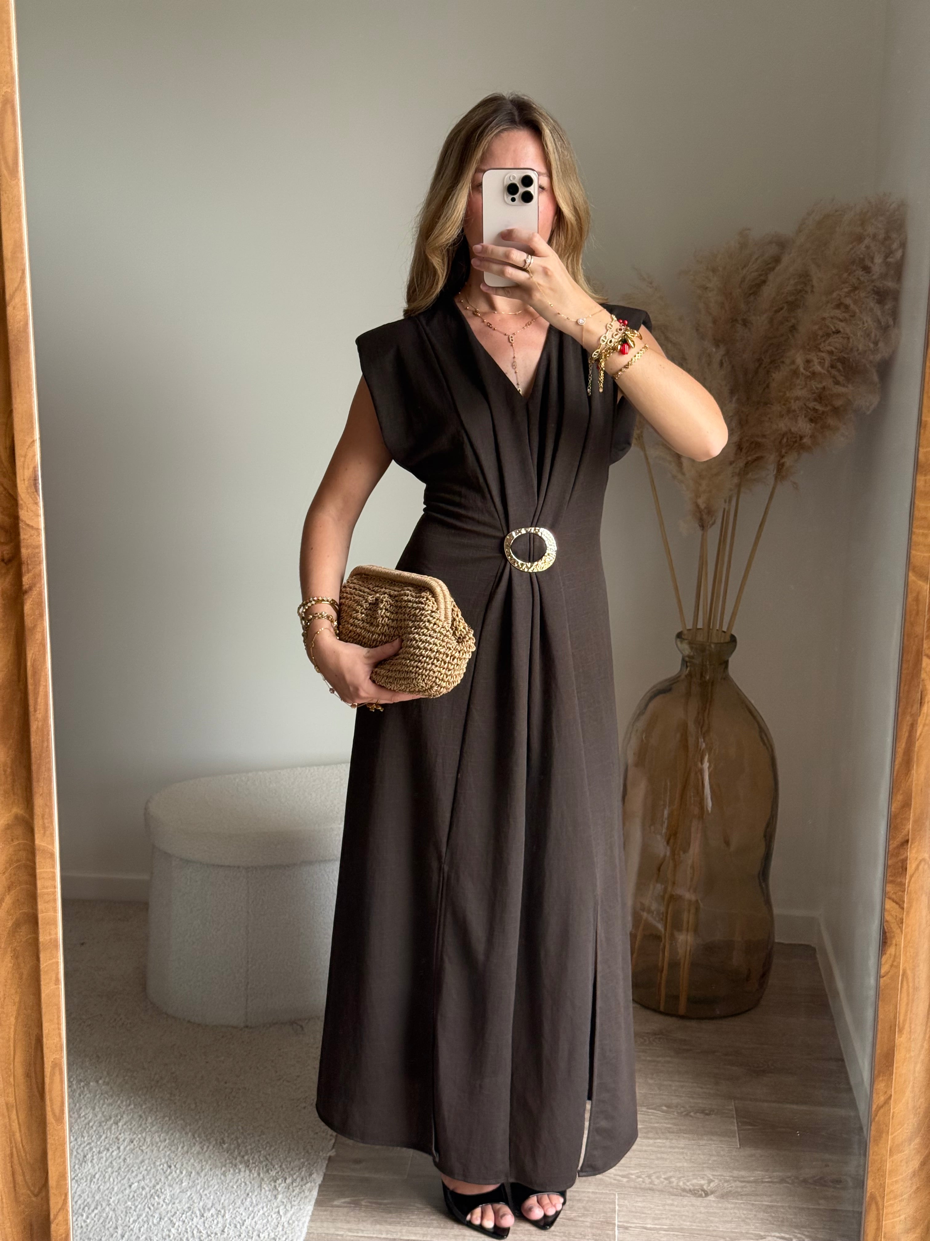 Robe sans manche bijou intégré