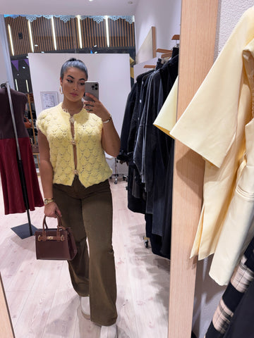 Gilet sans manche avec fermeture en broche