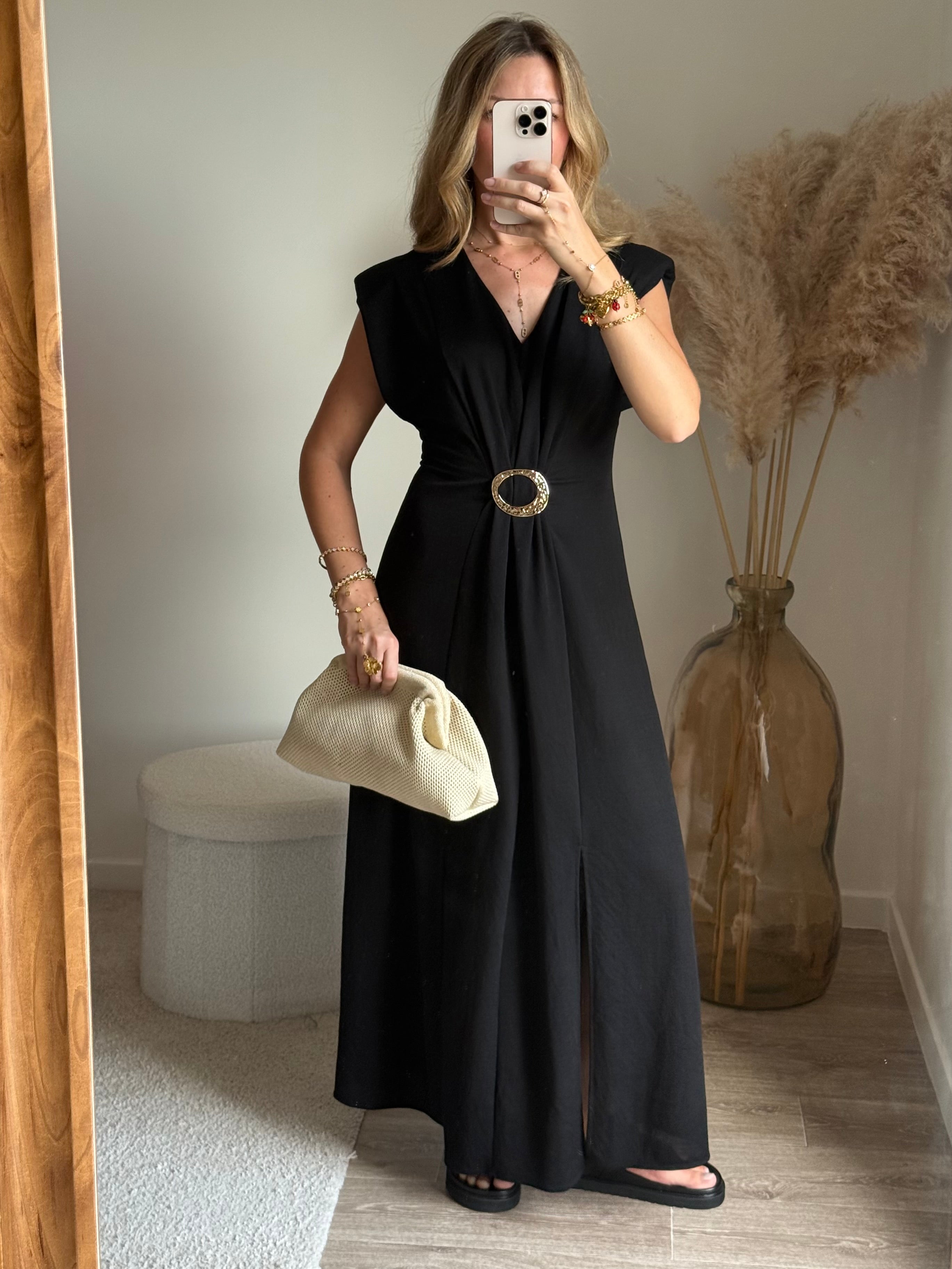 Robe sans manche bijou intégré