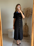 Robe noir en tissu côtelé avec col en jean