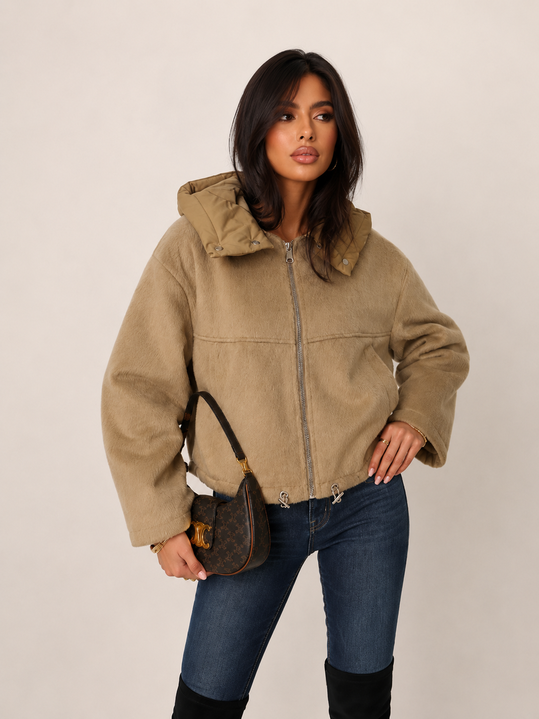 Manteau court à capuche