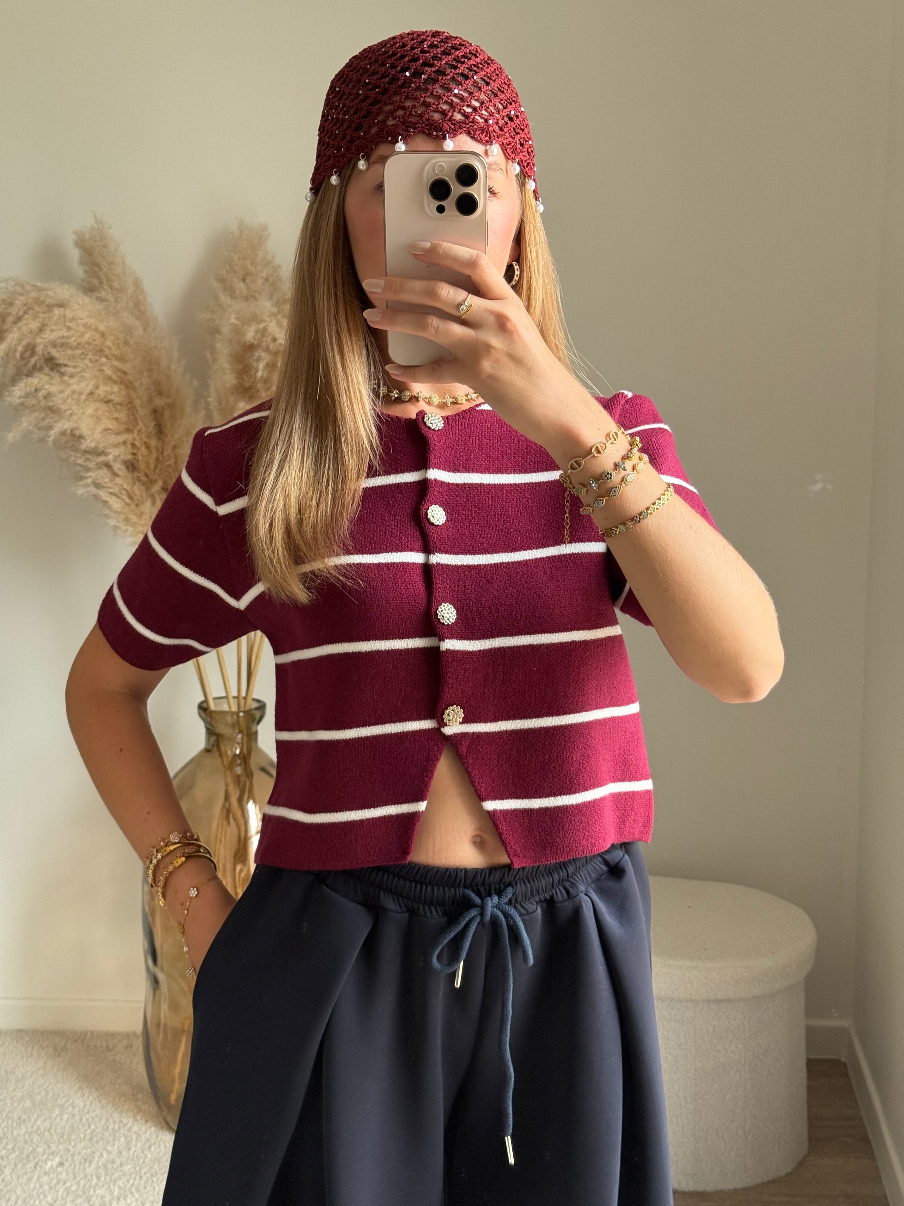 Gilet en maille avec fermeture bouton en strass