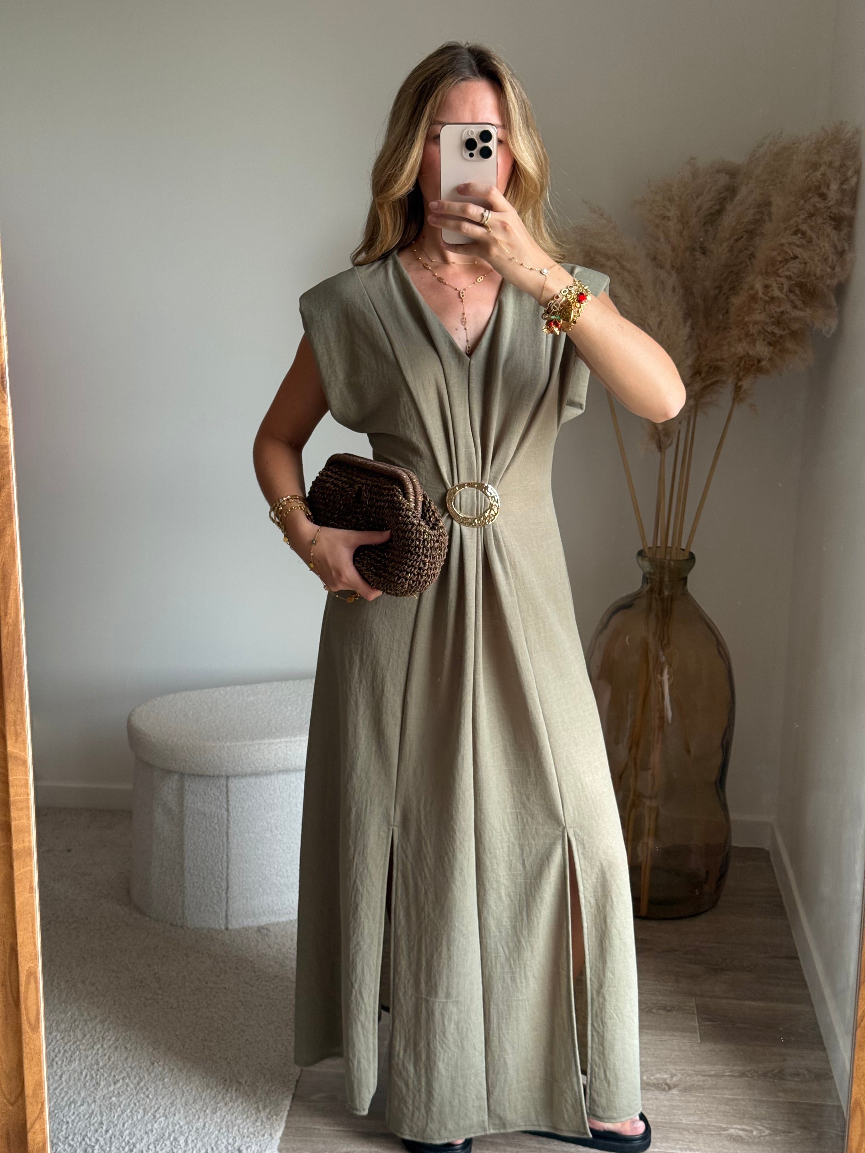 Robe sans manche bijou intégré