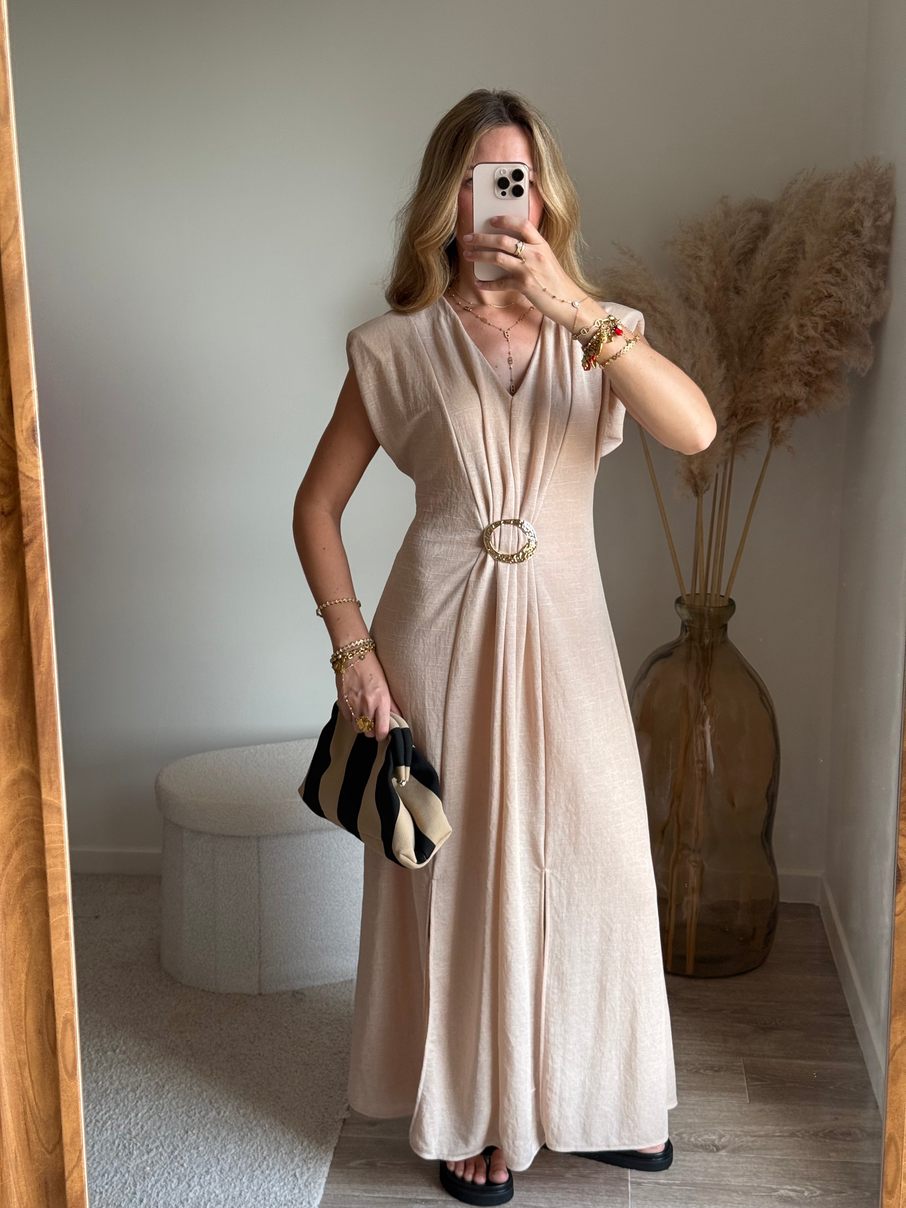 Robe sans manche bijou intégré