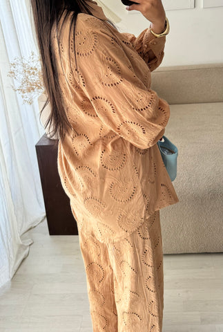 Ensemble broderie anglaise camel