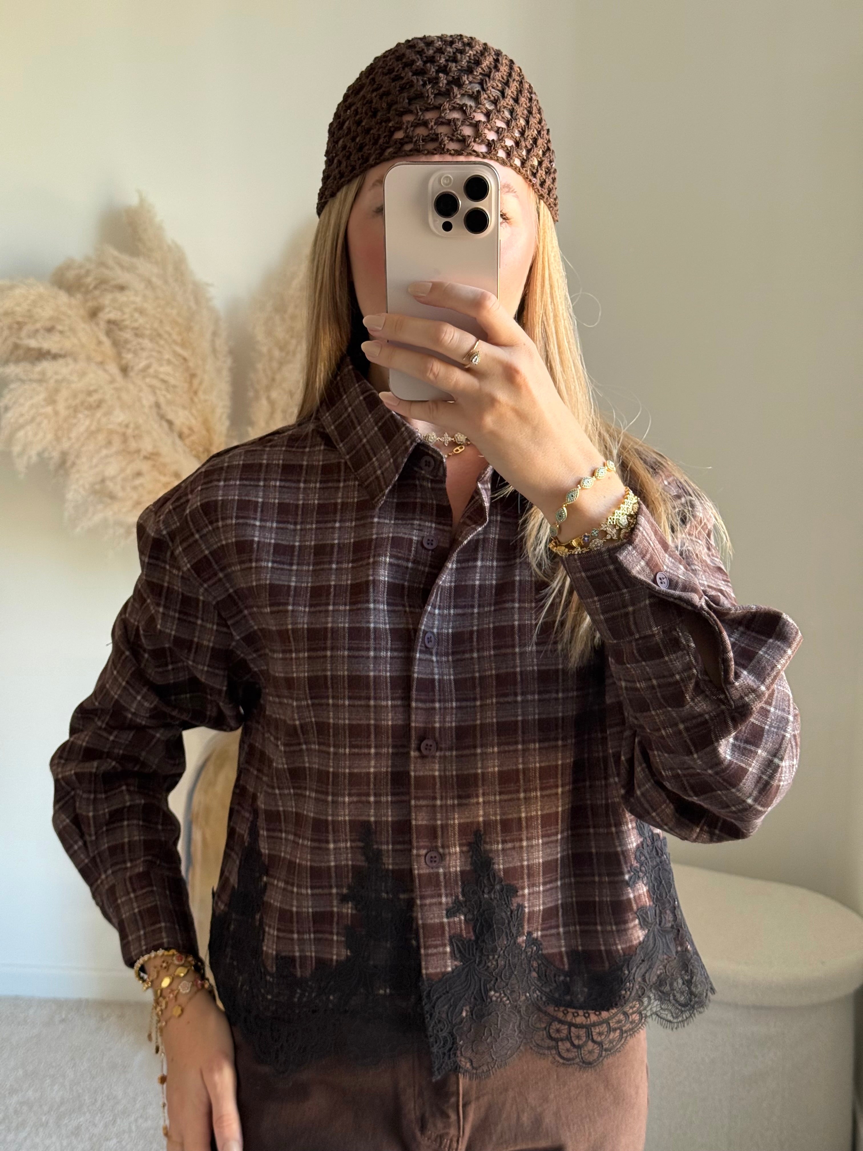 Chemise à carreaux avec détails en dentelle