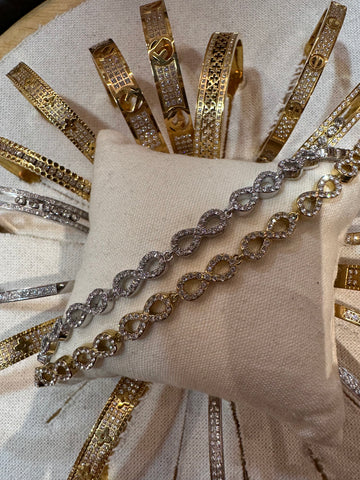 Bracelet infini à strass