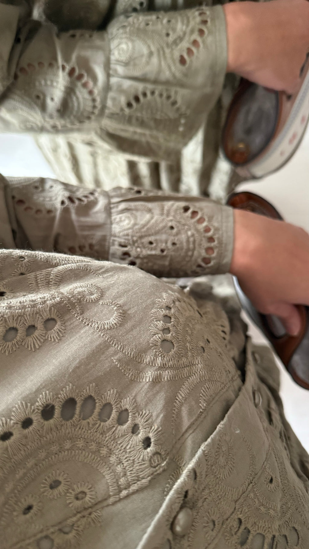 Robe brodé