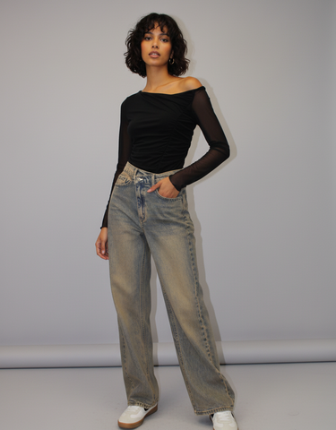JEAN WIDE LEG TAILLE HAUTE ASYMÉTRIQUE – DÉLAVAGE VINTAGE