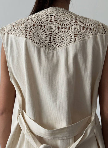 Veste en crochet sans manche