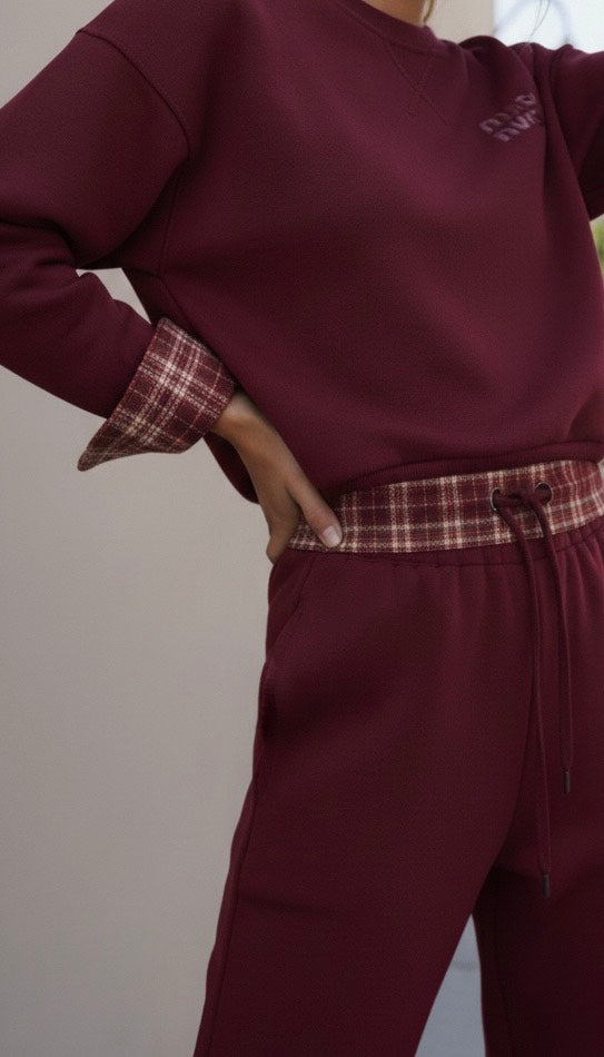 Ensemble de jogging à revers motif carreaux bordeaux