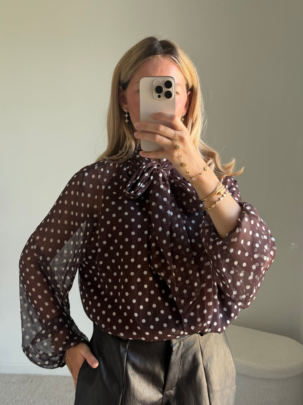 Blouse Fluide à Pois avec Foulard - Chocolat