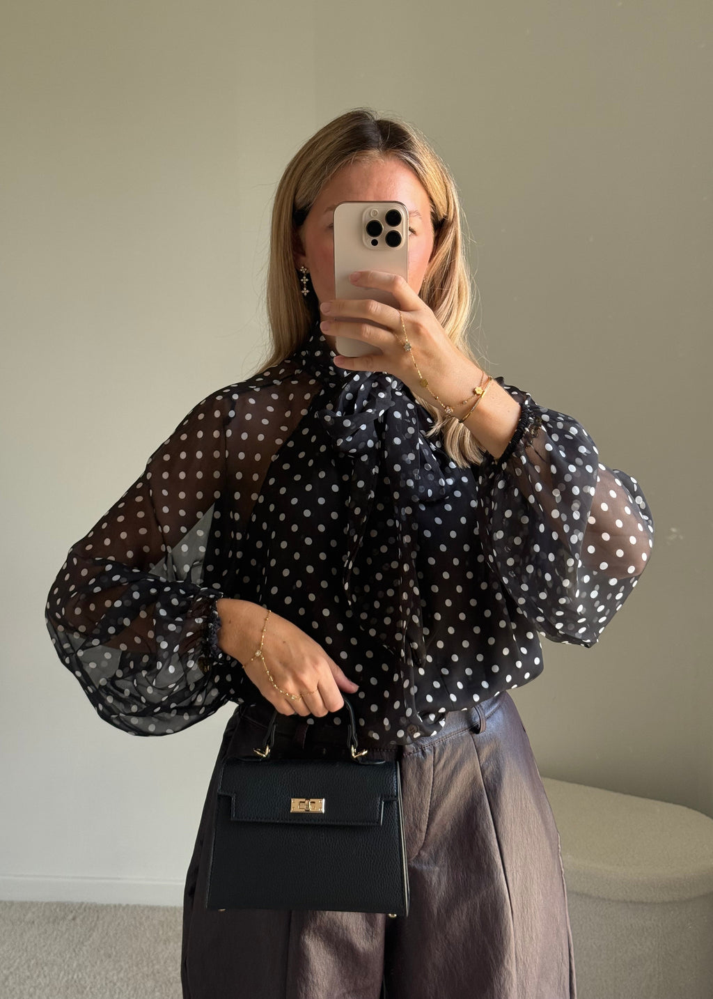 Blouse Fluide à Pois avec Foulard - Noir