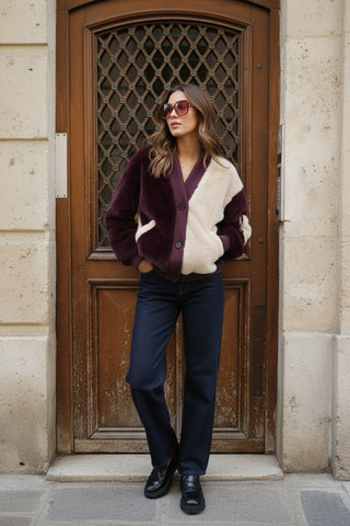 veste-cardigan en fausse fourrure bicolore.