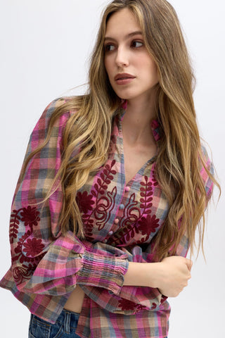 Chemisier à col montant et broderies