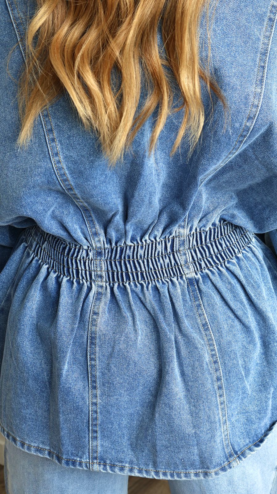 Veste en jean cintrée à basque Denim Vintage