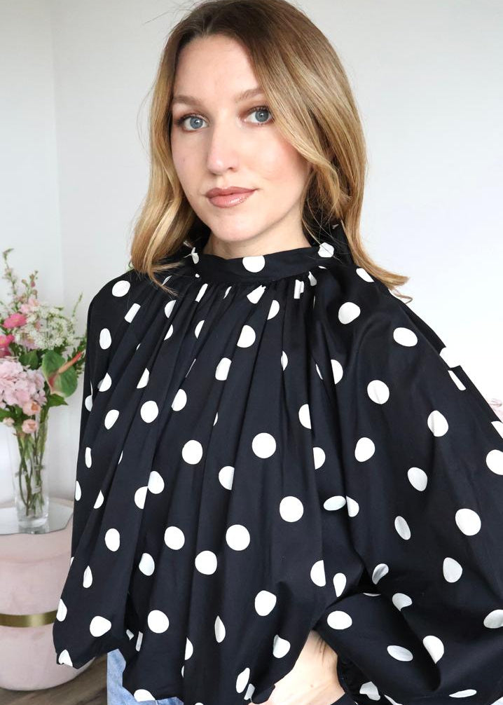 Blouse "Serena" à Pois avec Dos Nu et Nœud