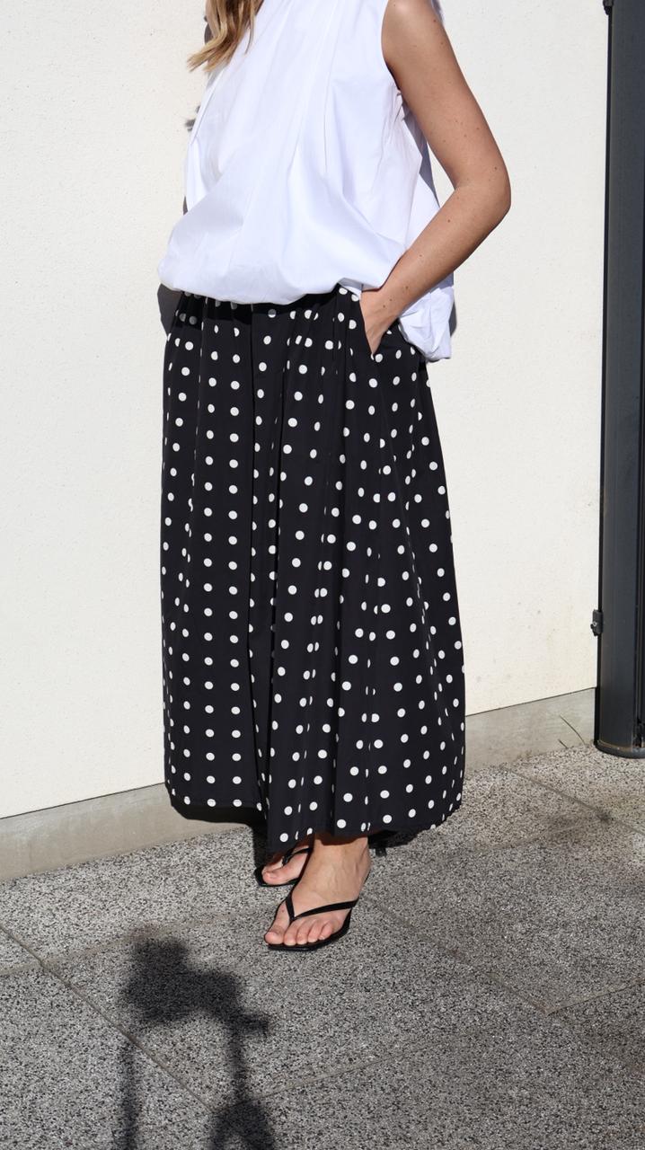 JUPE MIDI À POIS VOLUMINEUSE