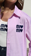 Ensemble Combiné : Chemise à Rayures et Top Brodés