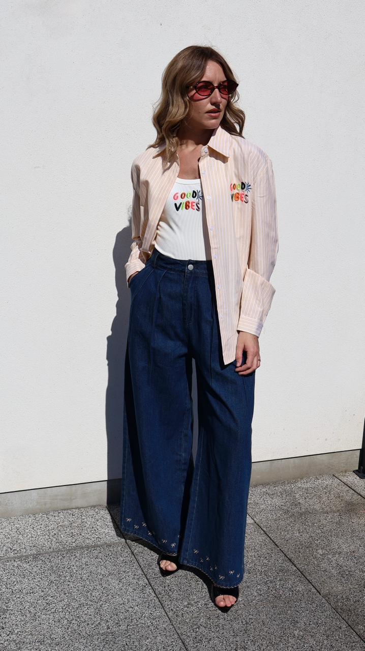 Ensemble 2-en-1 : Chemise Rayée et Top "Good Vibes"