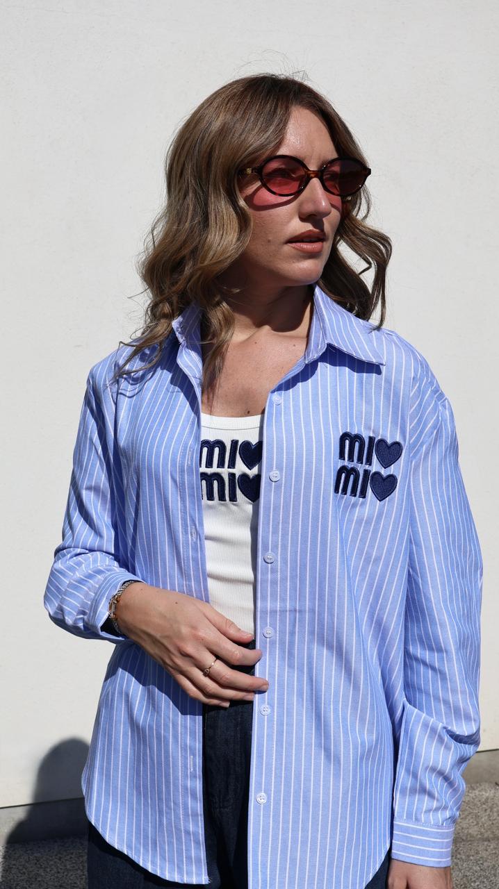 Ensemble Combiné : Chemise à Rayures et Top Brodés