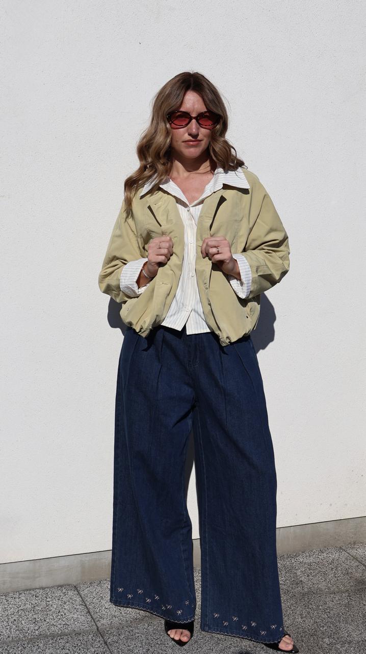 Blouson Technique Court à Col Chemise et Finitions Élastiquées