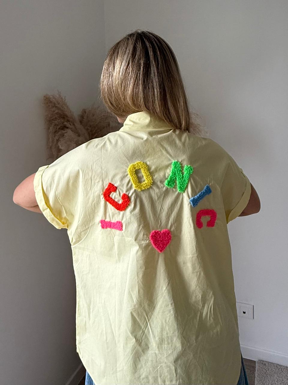 Chemise Pastel "Iconic" à Broderies Chenille Multicolores