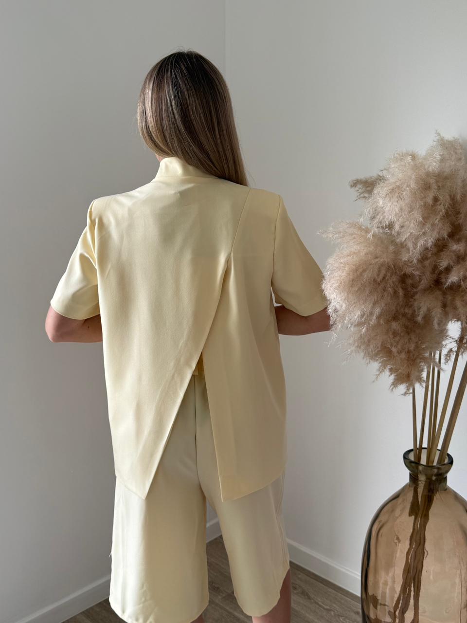 Blazer Court Asymétrique - Jaune Pastel