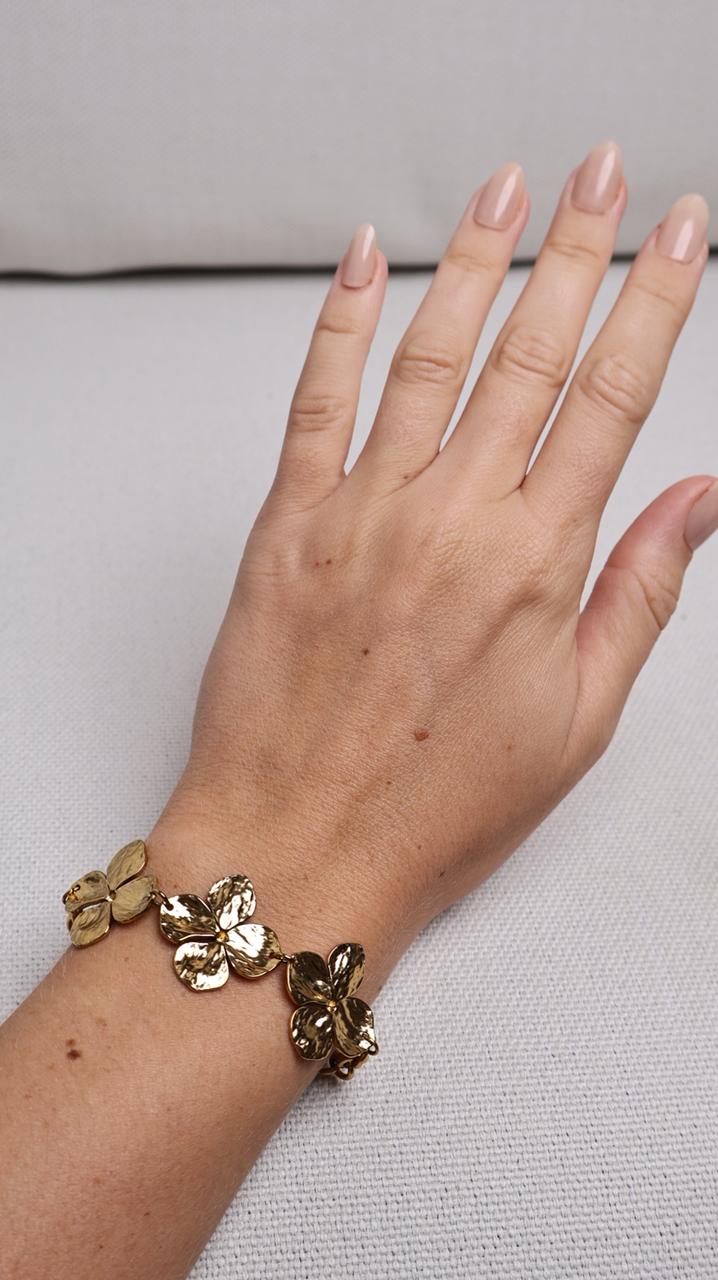 Bracelet Maillons Fleurs Martelées – Doré Mat