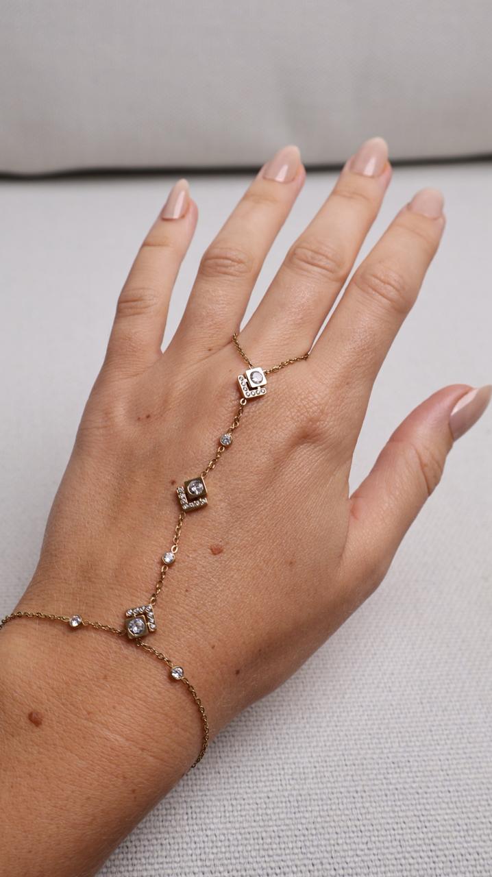 Bracelet de Main Aura Géométrique – Doré
