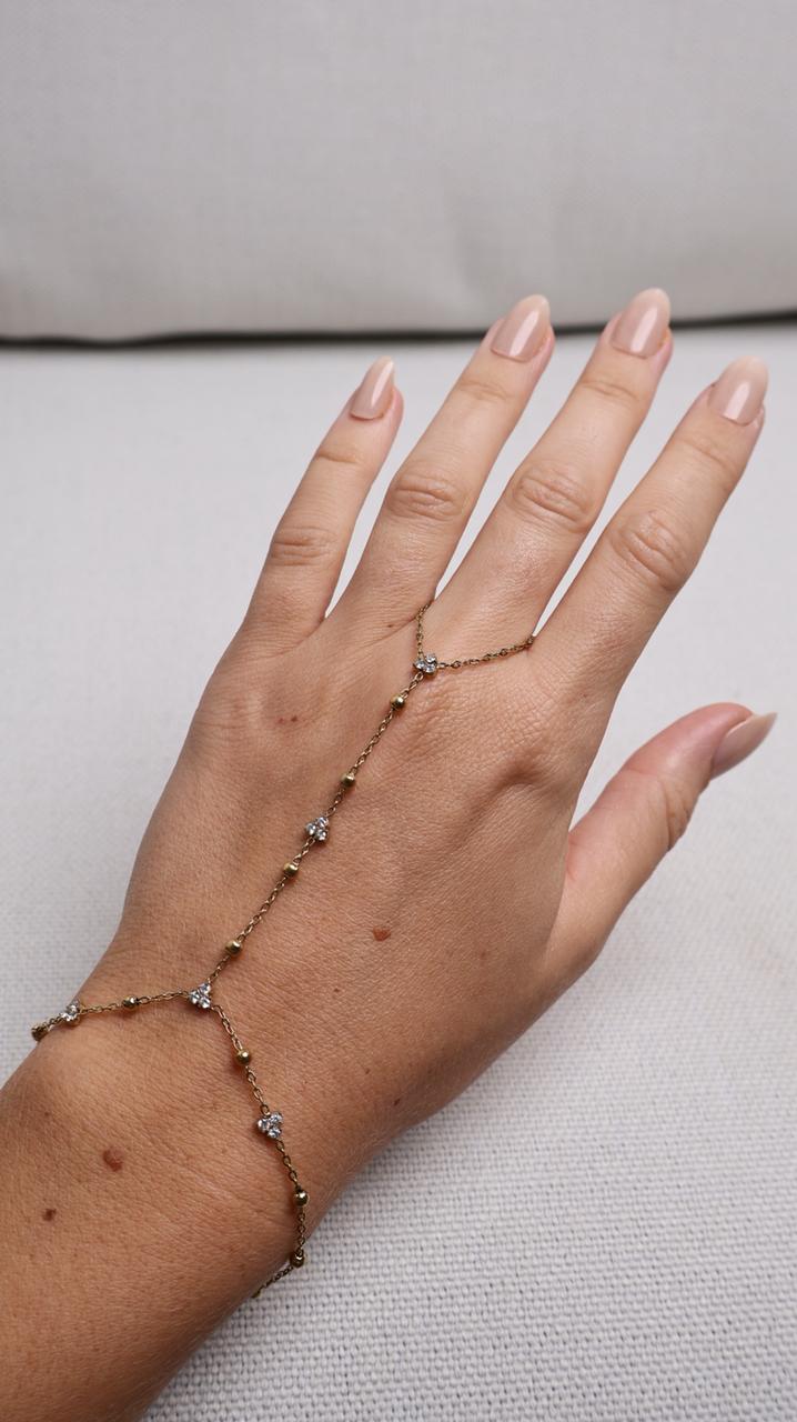 Bijou de Main Flore Chaîne Perlée & Strass - Doré