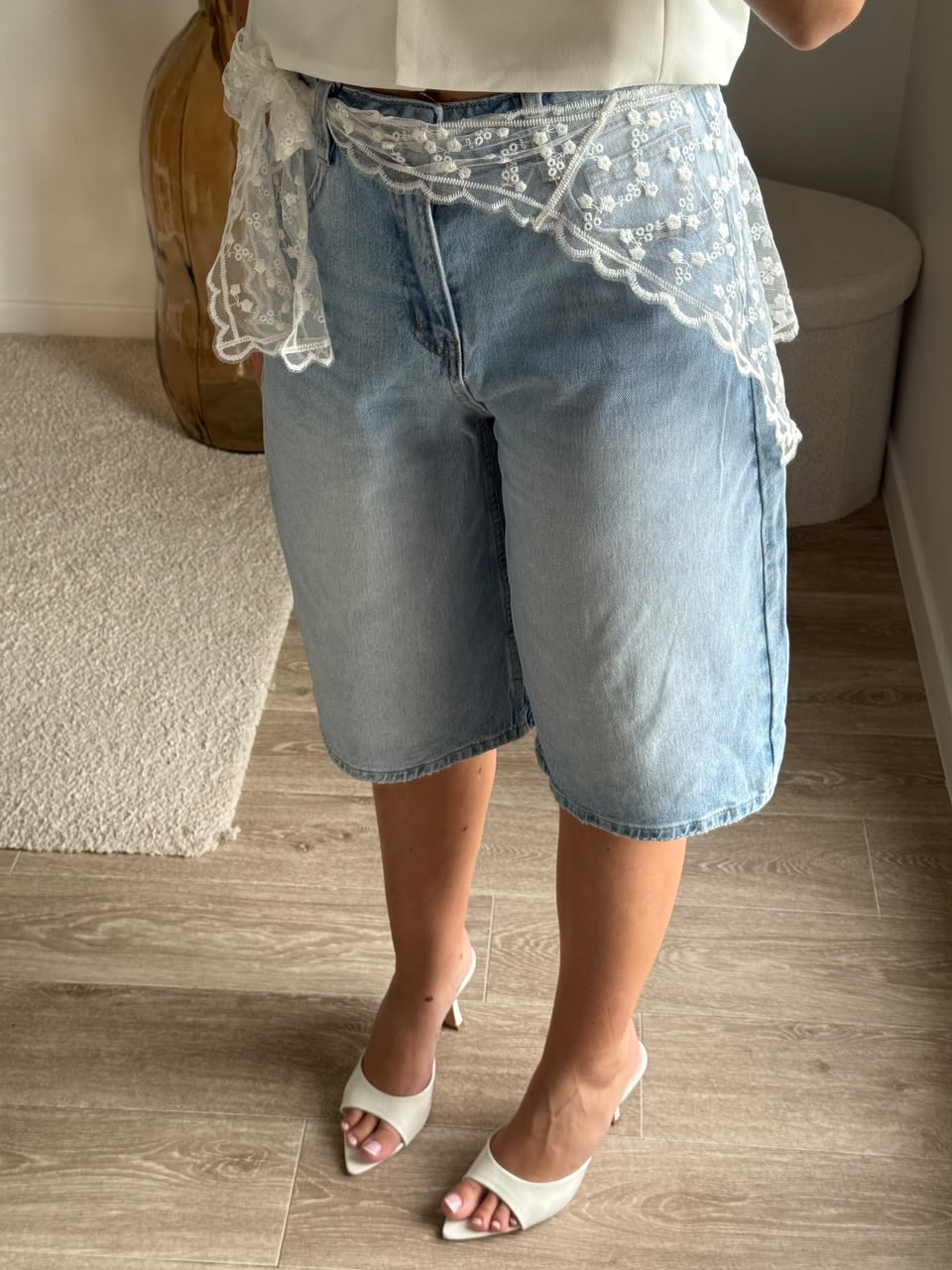 Short bermuda denim détail foulard dentelle
