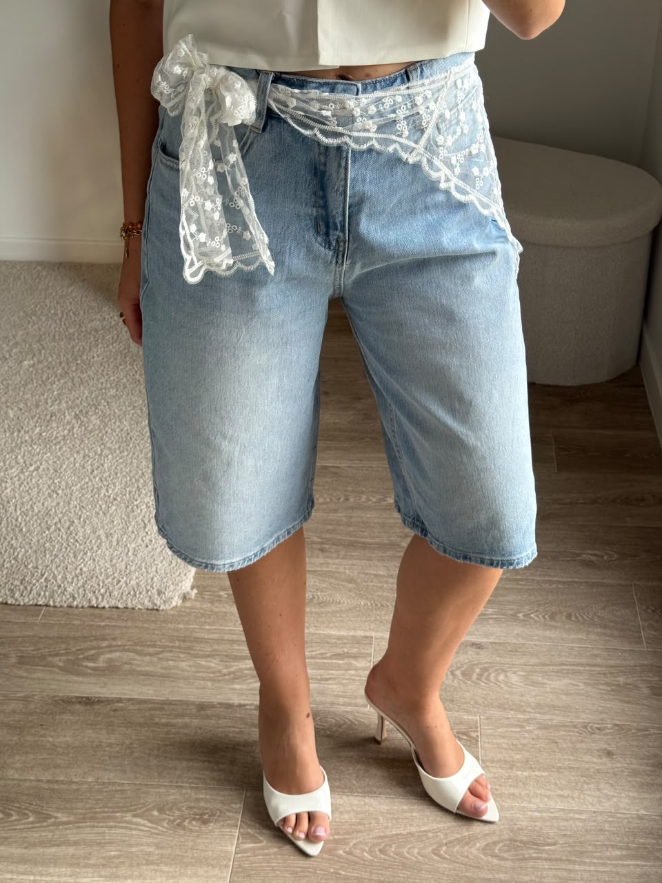 Short bermuda denim détail foulard dentelle