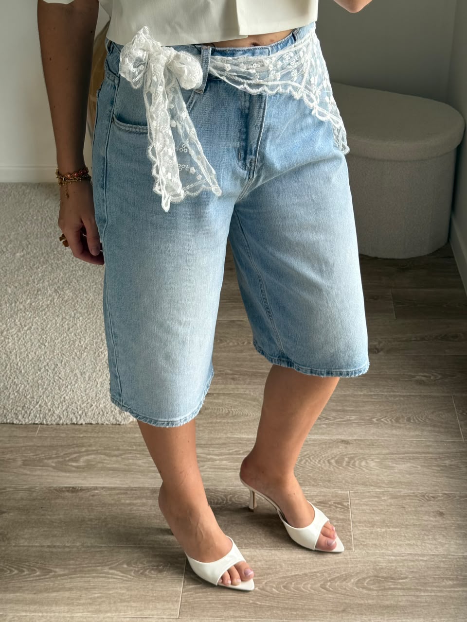 Short bermuda denim détail foulard dentelle