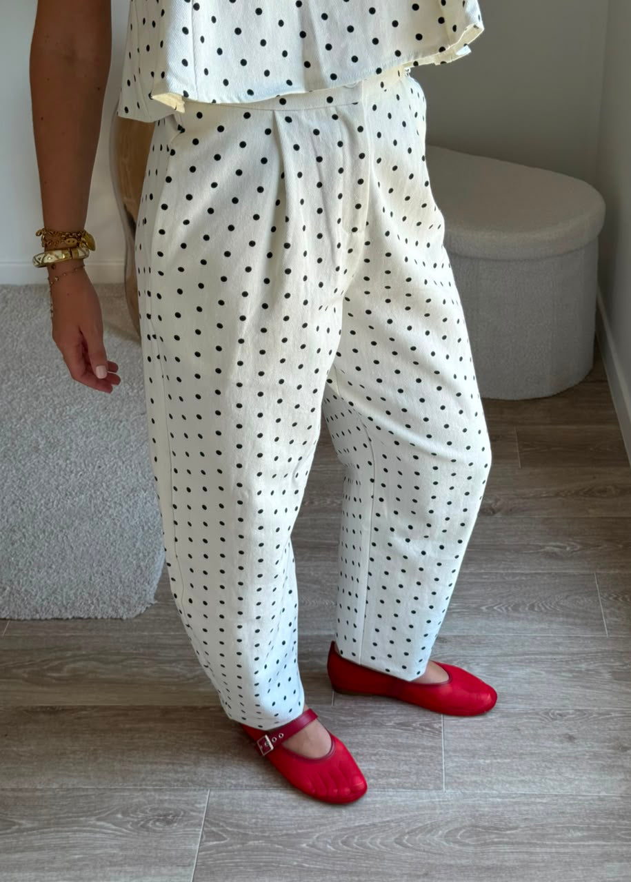 Pantalon structuré à pinces et motif pois