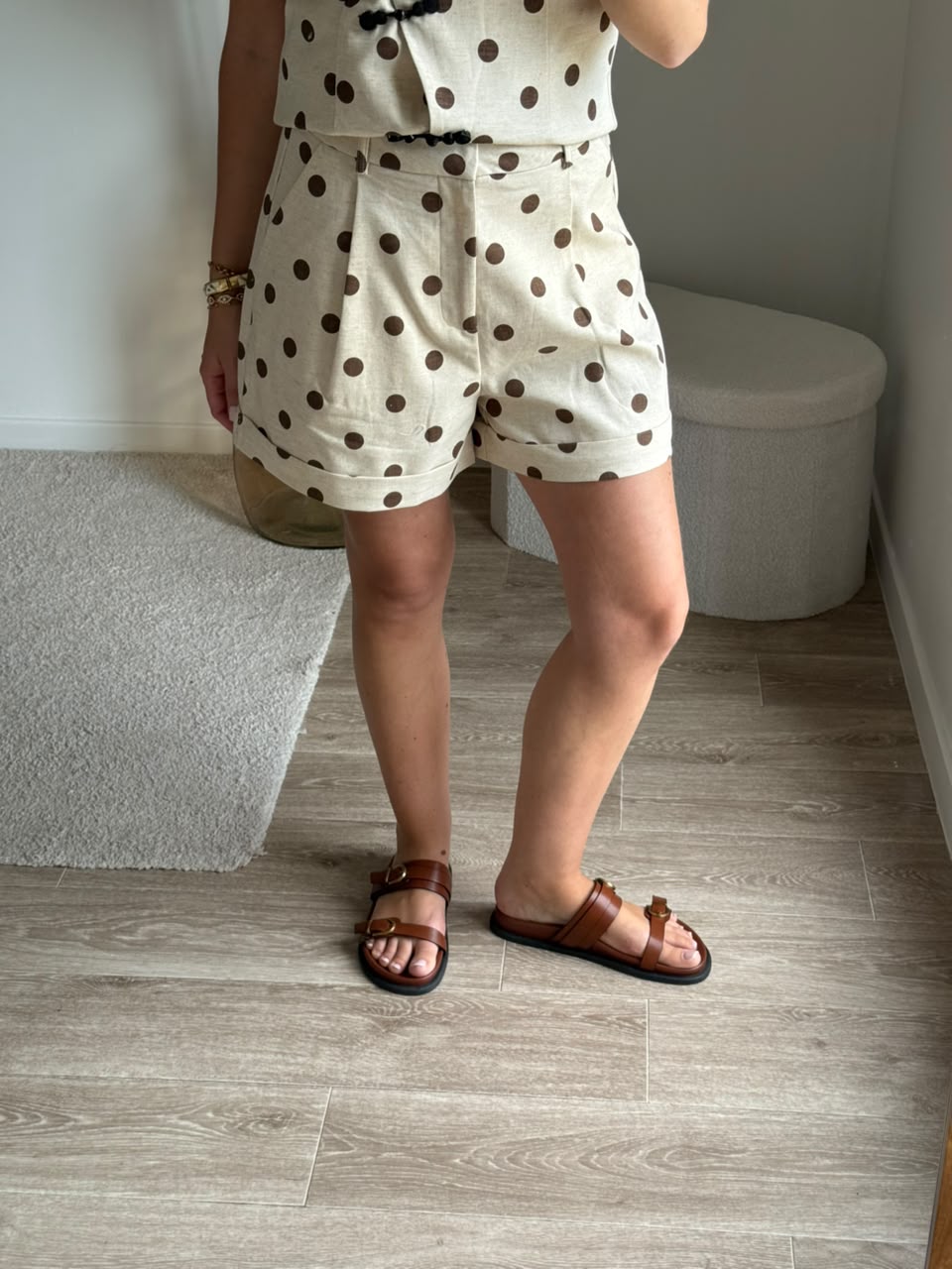 Short à pinces et motif pois