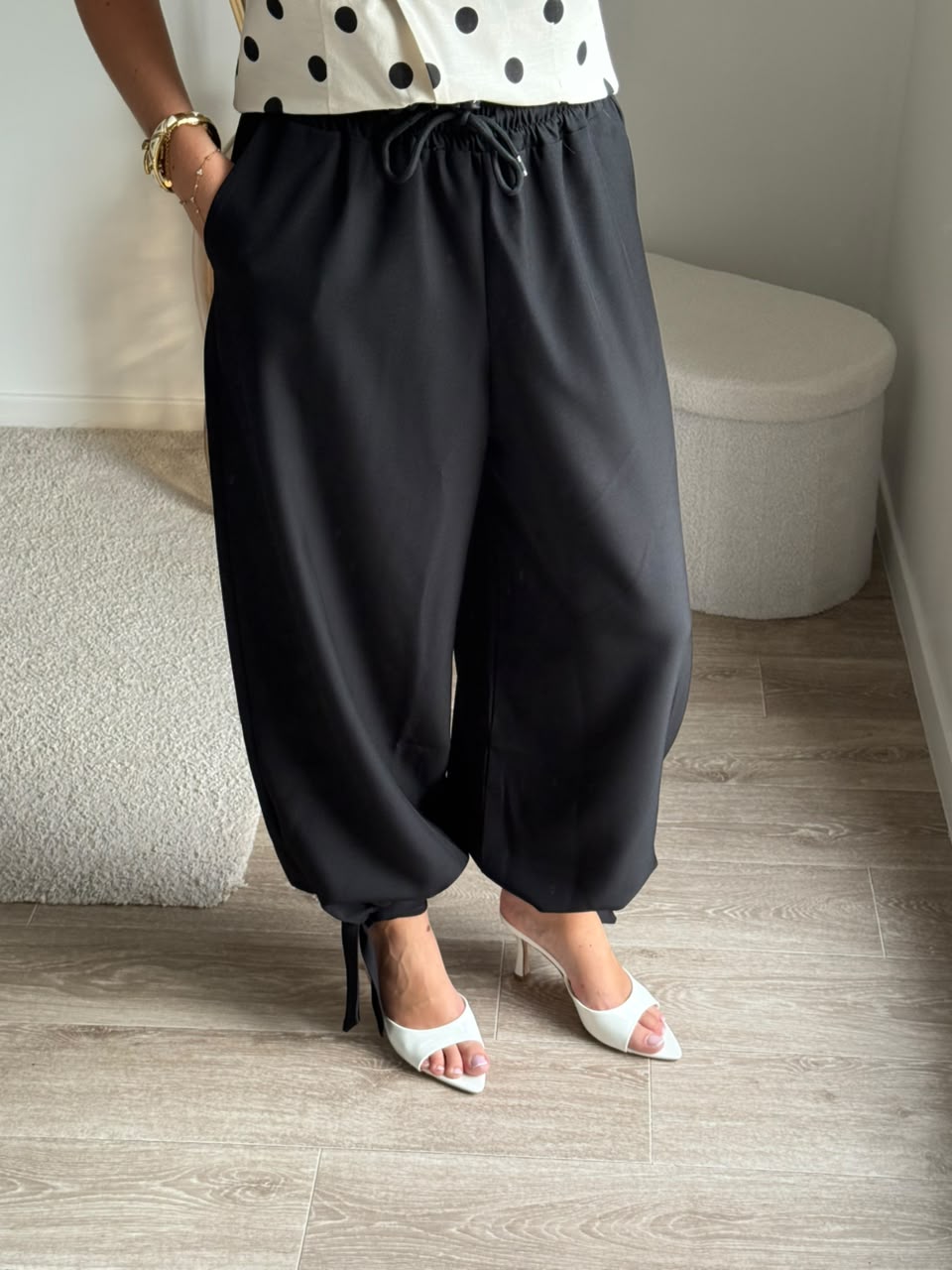 Pantalon fluide à chevilles nouées