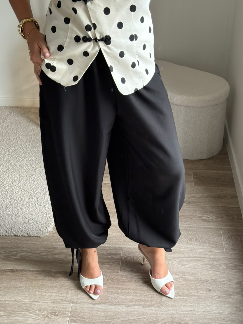 Pantalon fluide à chevilles nouées