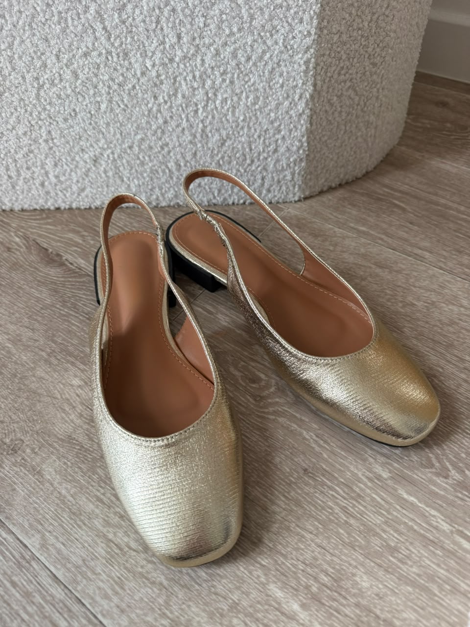 Ballerines slingback métallisées à bout carré