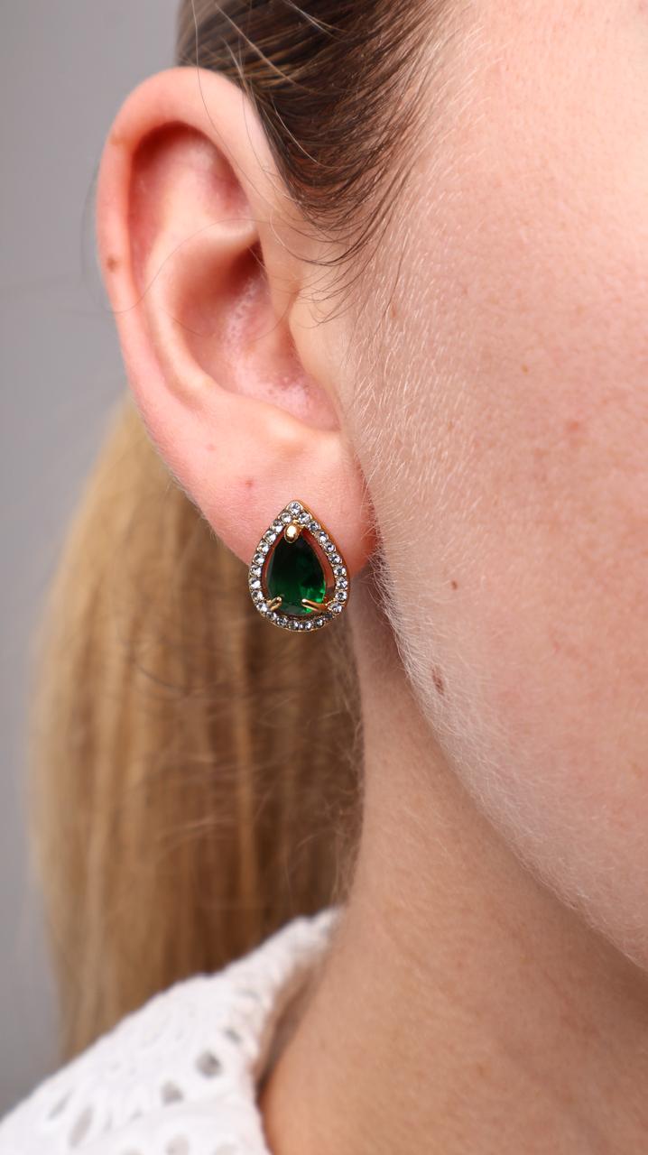 Boucle d'oreille puce goutte pierre verte et strass