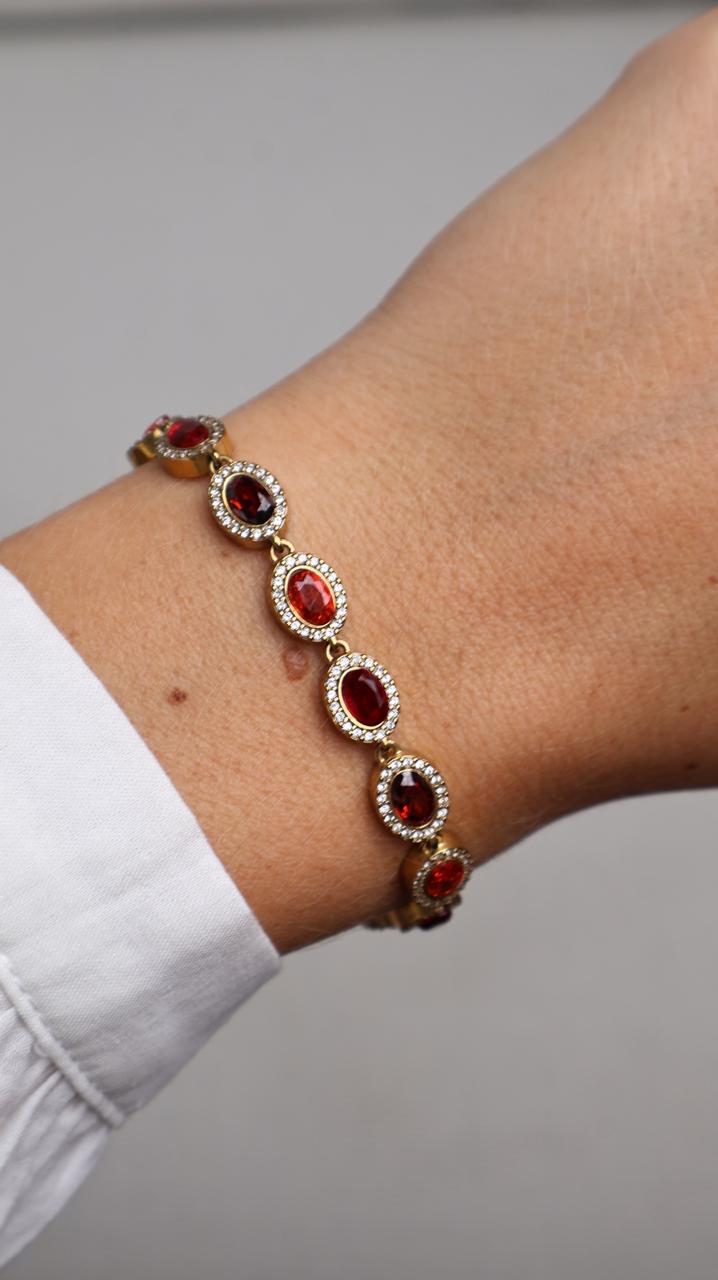 Bracelet de poignet à pierres ovales rouges et cristaux