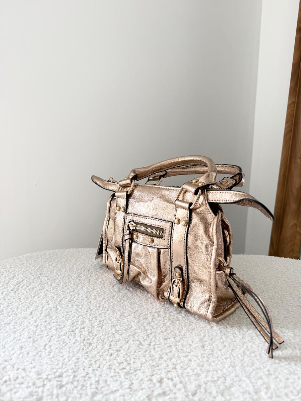 Sac à Main Style Motard Rose à Détails Dorés